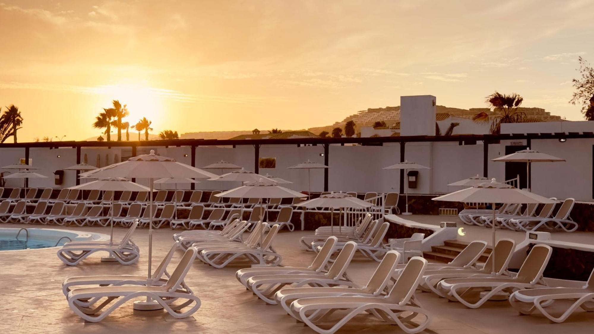Caleta Dorada Aparthotel กาเลตาเดฟุสเต ภายนอก รูปภาพ