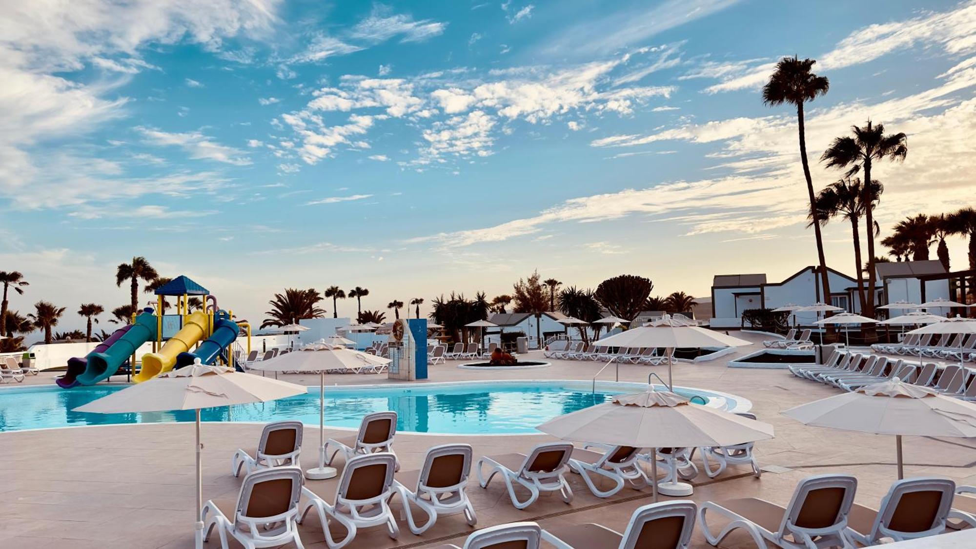 Caleta Dorada Aparthotel กาเลตาเดฟุสเต ภายนอก รูปภาพ