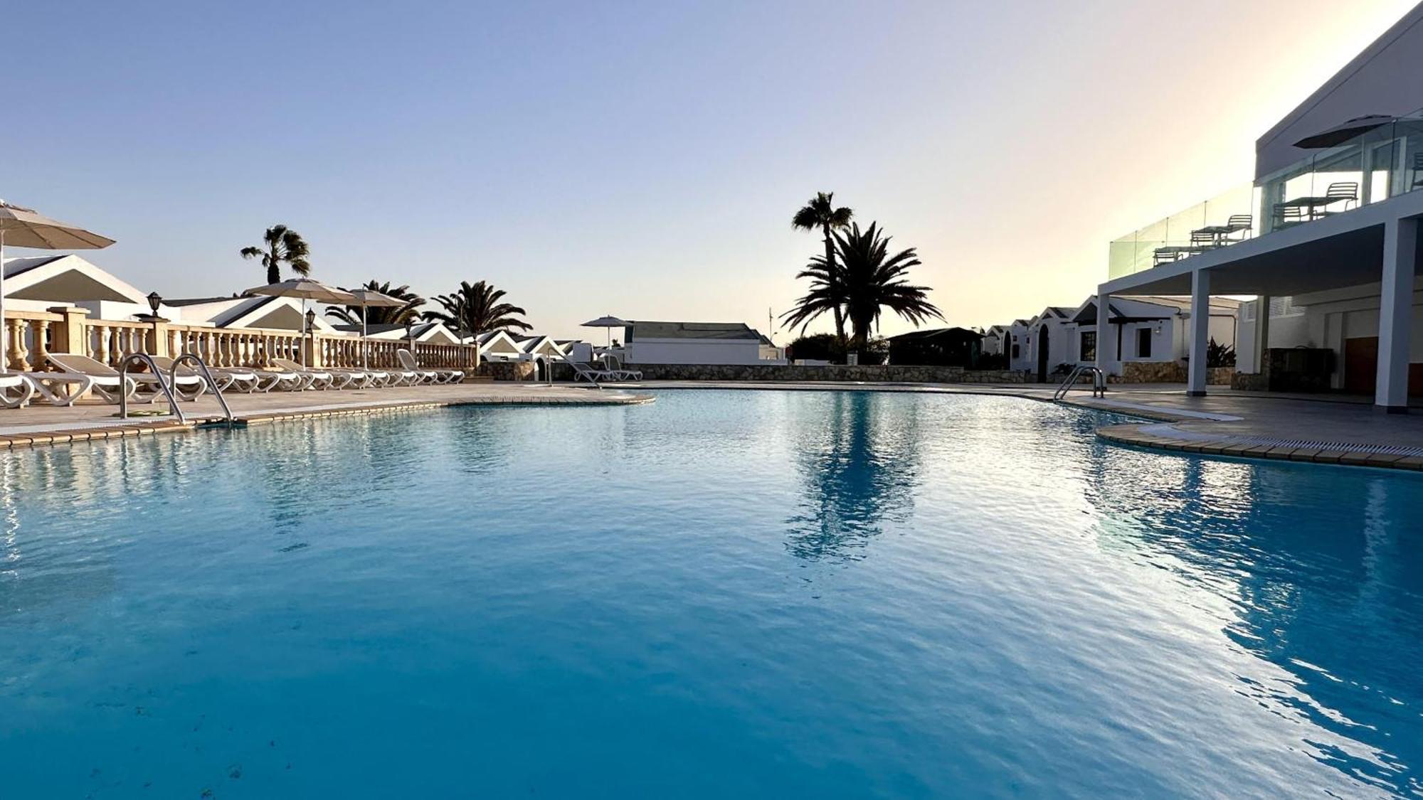 Caleta Dorada Aparthotel กาเลตาเดฟุสเต ภายนอก รูปภาพ